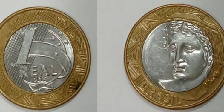 Moeda rara de 1 real 2013 frente e verso, erro de duplicação numismática, moeda valiosa