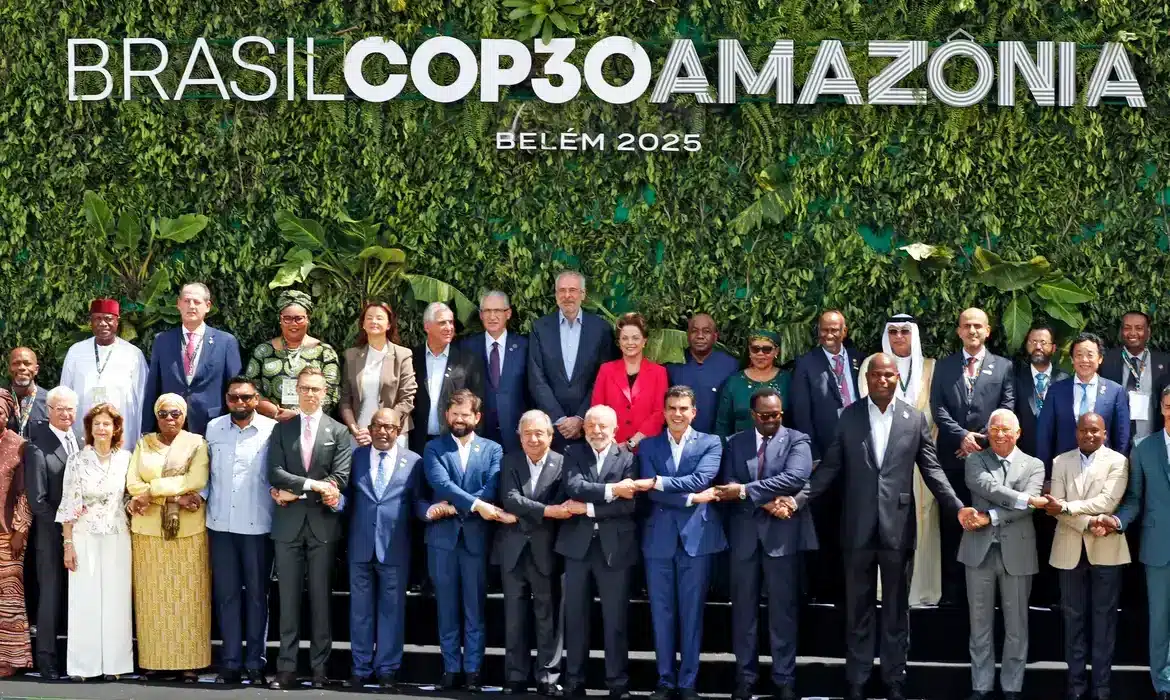 Lula se reúne com líderes da Alemanha, Portugal e Moçambique no evento COP30, em Belém, 07/11/2025.