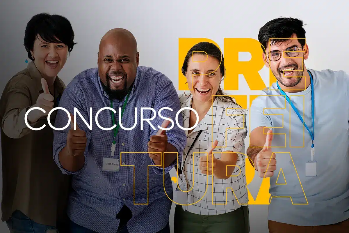 Candidatos felizes e motivados fazendo sinal de positivo, simbolizando o sucesso e a inscrição em concurso público da prefeitura.