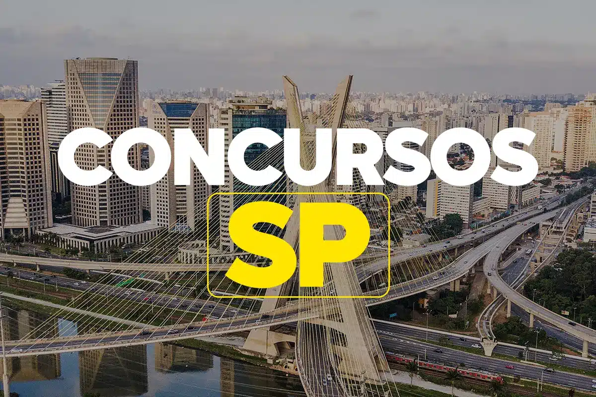 Vista panorâmica da cidade de São Paulo com destaque para a Ponte Estaiada, simbolizando os concursos públicos disponíveis no estado.