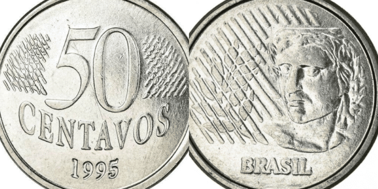 Moeda de 50 Centavos de 1995 (Primeira Família do Real). Imagem demonstra a moeda que, com o erro de cunhagem "reverso horizontal", pode valer até R$ 200 para colecionadores.