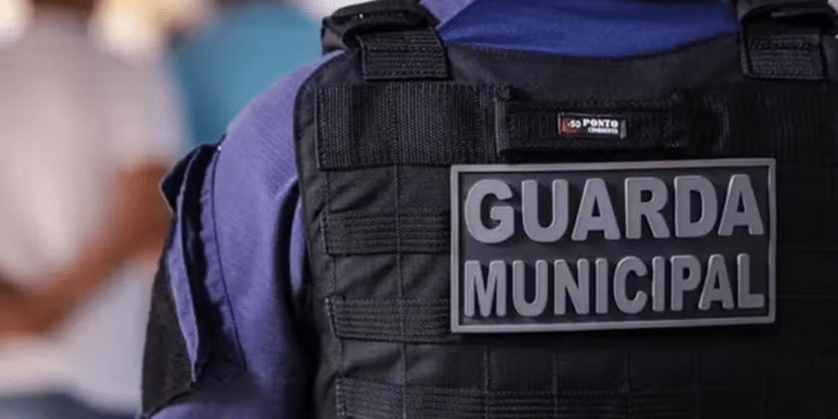 Colete tático com identificação Guarda Municipal usado por agentes do concurso de Franco da Rocha SP.