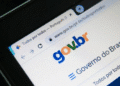 Tela de computador exibindo página do portal oficial gov.br do Governo do Brasil