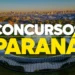 Vista aérea do Jardim Botânico de Curitiba com texto em destaque "Concursos Paraná" em branco e amarelo.