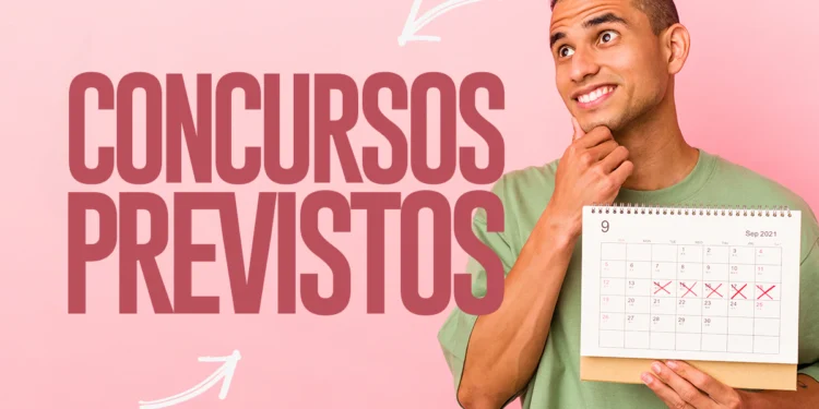 Homem jovem segurando calendário com datas marcadas e texto grande concursos previstos sobre fundo rosa