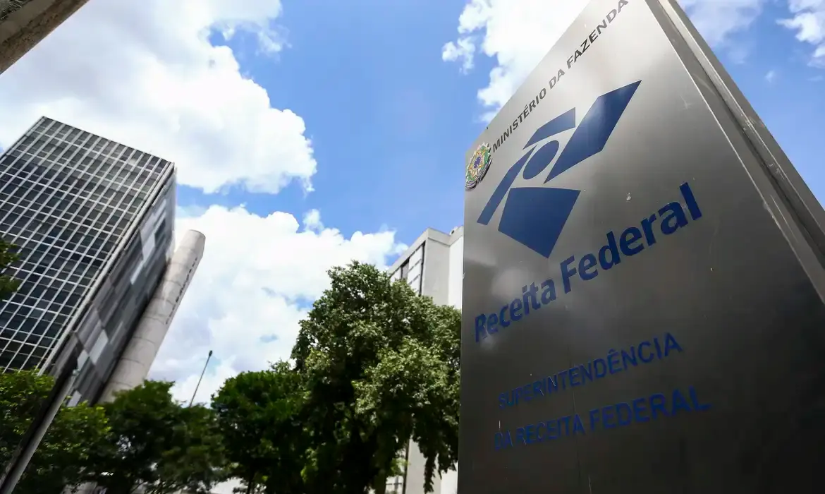 Posicionamento oficial da Receita sobre monitoramento de transações Fachada da Receita Federal, usada para ilustrar posicionamento oficial sobre monitoramento de transações.
