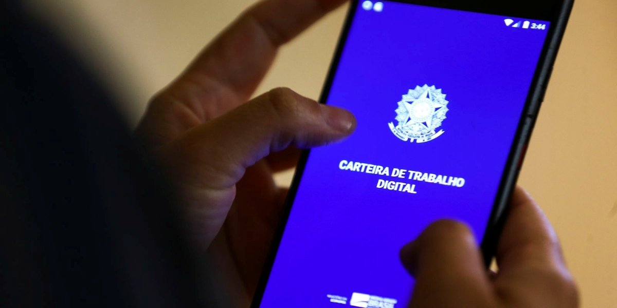 Consulta ao Abono Salarial pelo aplicativo Carteira de Trabalho Digital Tela do aplicativo Carteira de Trabalho Digital com a visualização do abono salarial