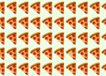 Imagem com várias fatias de pizza, uma delas diferente, desafiando o usuário a encontrar a fatia distinta em 8 segundos.