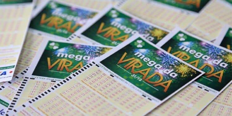 Cartelas da Mega da Virada com datas e números para aposta e sorteio da loteria especial de fim de ano