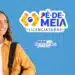 Uma jovem sorridente com livros e a marca Mais Professores, destacando o Pé-de-Meia Licenciaturas 2026,