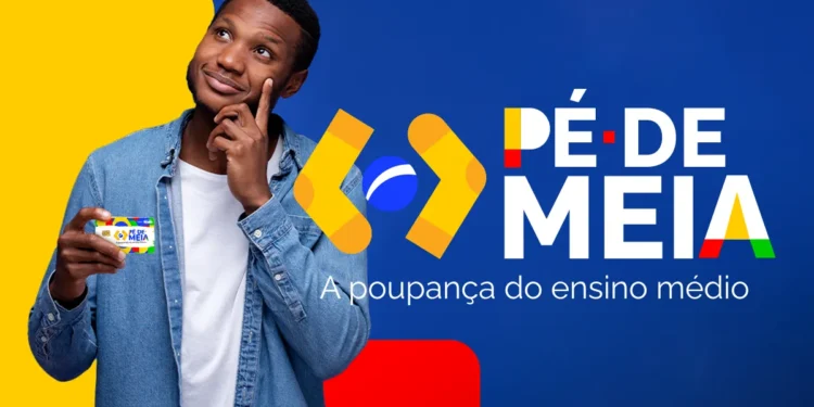 Homem pensando enquanto segura um cartão do Pé-de-Meia, com fundo colorido. Referente ao tema sobre a desistência ou interrupção do ensino médio e o impacto no benefício de 2026.