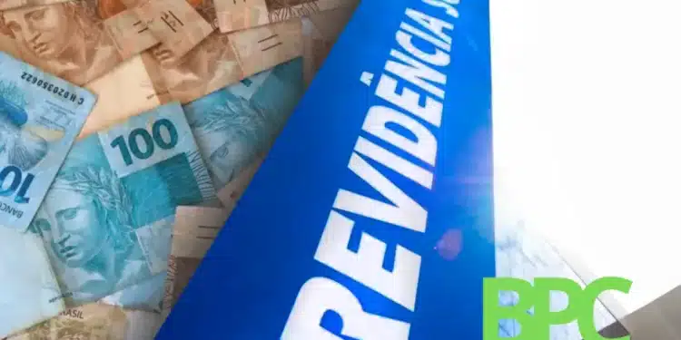 Notas de dinheiro relacionadas aos pagamentos de janeiro do INSS e BPC, com destaque para os novos valores que podem ultrapassar R$ 8 mil.