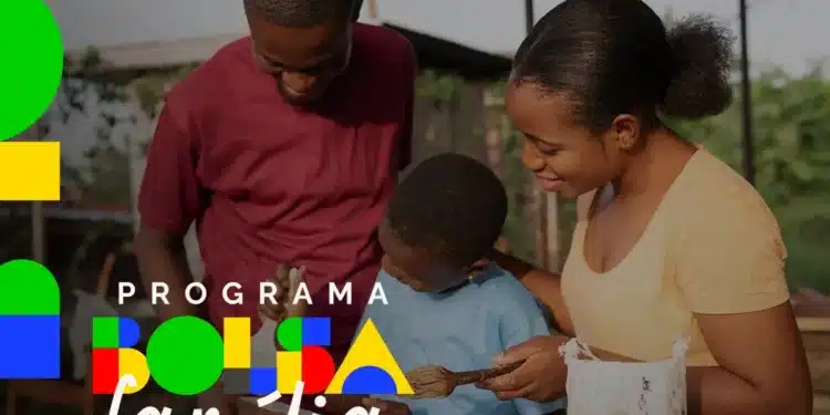 Família beneficiada pelo Bolsa Família, mostrando a importância da visita domiciliar para garantir a continuidade do benefício.