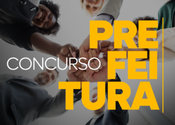 Equipe unida com punhos juntos simbolizando vitória, texto: Concurso Prefeitura