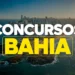 Vista aérea da orla de Salvador, Bahia, com destaque para texto concursos Bahia em branco e amarelo.