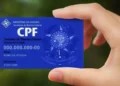 Imagem de CPF com informações fictícias, relacionado com a importância de manter o cadastro regular para não perder benefícios sociais como o Bolsa Família e o BPC em 2026.