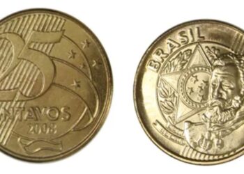 Visão frontal e traseira de uma moeda de 25 centavos de 2008 dourada. O lado esquerdo mostra o numeral "25" e o ano "2008". O lado direito apresenta a efígie de Manuel Deodoro da Fonseca e a palavra "BRASIL" no topo.