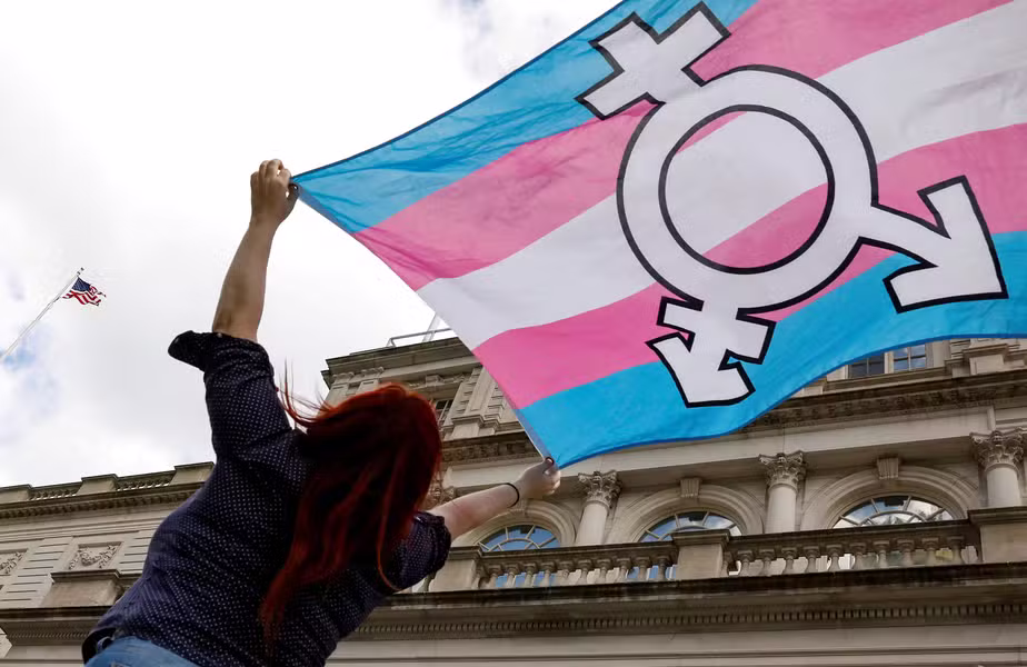 Dificuldades de inserção de pessoas trans no mercado de trabalho Estudo do Ipea destaca as dificuldades de pessoas trans no mercado de trabalho formal brasileiro.