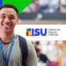 Imagem de um jovem sorrindo com a logo do Sisu 2026, que apresenta as cores do sistema de seleção unificada do Brasil, com fundo colorido e informações sobre inscrições.