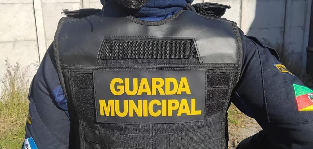 Vagas Guarda Municipal Fardamento da Guarda Municipal, destaque para colete à prova de balas, segurança urbana