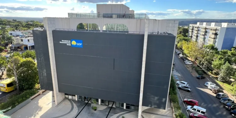 Prédio da Secretaria de Desenvolvimento Social do DF, possível local de lotação do novo concurso Sedes DF com mais de mil vagas previstas.