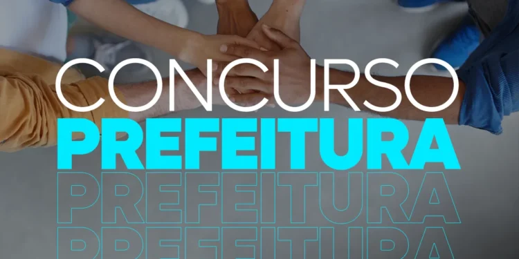 Mãos unidas em equipe com texto concurso prefeitura representando as 135 vagas abertas em Carlinda MT