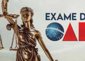Estátua de bronze da Justiça segurando a balança à esquerda, acompanhada do texto "EXAME DA OAB" com o logotipo da Ordem dos Advogados do Brasil.