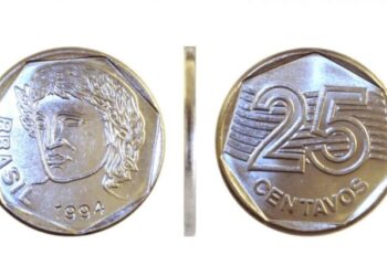 Representação completa de uma moeda de 25 centavos de 1994, mostrando anverso (efígie de República), reverso (valor e faixas) e perfil lateral, para identificação de colecionadores.