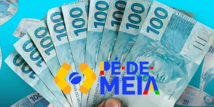 Notas de 100 reais com destaque para anúncio do benefício Pé-de-Meia de R$ 1.050 com inscrições abertas em 17 de junho para pagamento em 2026.