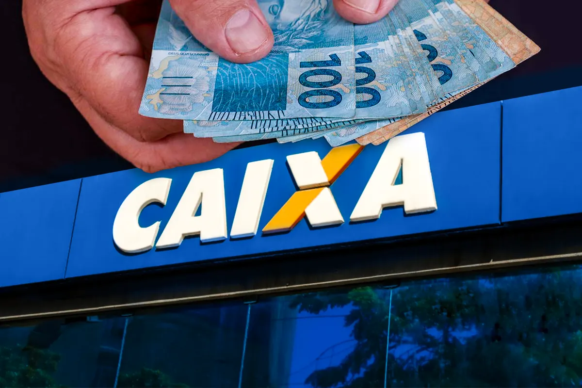 Saque Calamidade do FGTS libera valor acima de R$ 6 mil pela Caixa Mão segurando cédulas de real em frente a uma agência da Caixa Econômica Federal, representando o Saque Calamidade do FGTS acima de R$ 6 mil