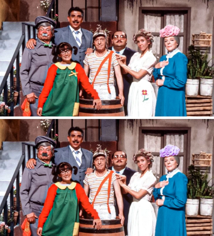 Encontre as diferenças entre as imagens clássicas da turma do Chaves e desafie sua atenção aos detalhes. Quem consegue encontrar todas? Sete personagens do Chaves posando juntos em cenário de vila, compondo desafio visual