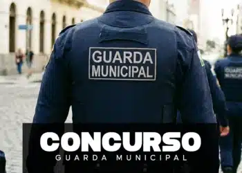 Imagem de agentes da Guarda Municipal com uniformes em ação, destacando o concurso da Guarda Municipal.