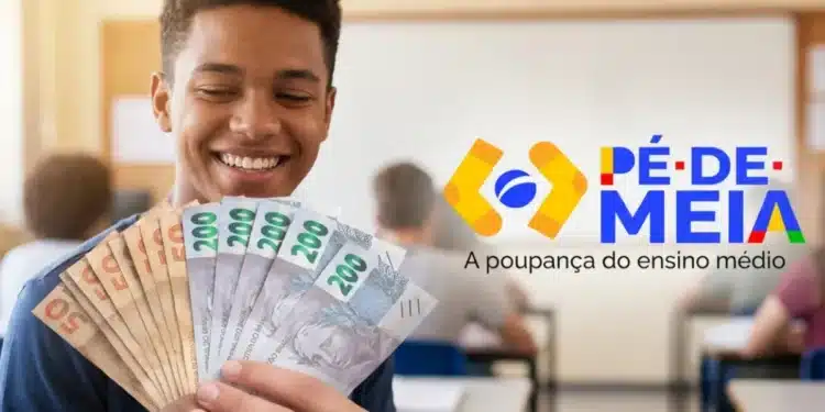 Estudante segurando notas de dinheiro representando pagamentos do programa Pé-de-Meia 2026 liberados em março para alguns estudantes.