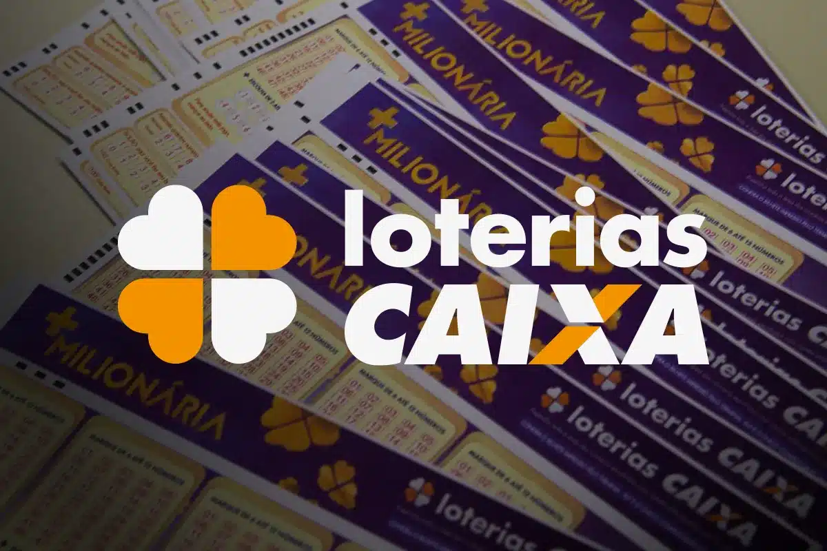 Volantes de loteria da Caixa espalhados sobre mesa com identidade visual das Loterias Caixa utilizada para apostas em concursos como a Mega-Sena.