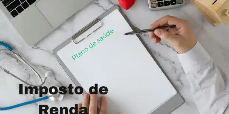 Profissional organizando documentos médicos e financeiros para declarar plano de saúde do MEI no Imposto de Renda 2026