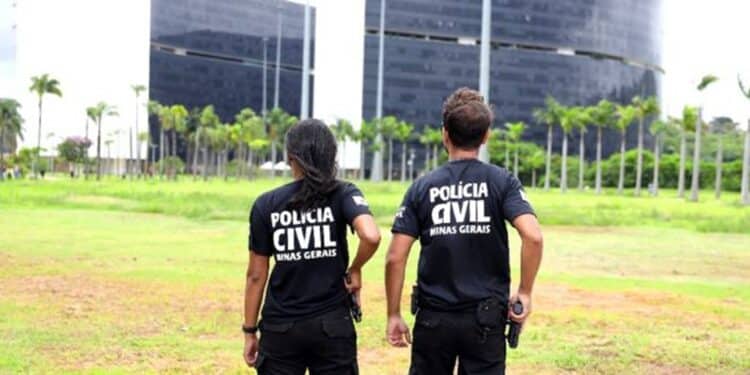 Dois policiais de costas lado a lado com o texto informativo sobre polícia civil.