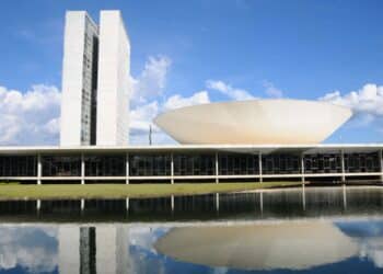 Fachada do Congresso Nacional em Brasília — concurso da Câmara dos Deputados com prazo de recursos até 12/03.