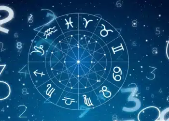 Roda do zodíaco com os doze signos astrológicos simbolizando as transformações previstas para três signos no novo ciclo astral