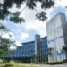 Fachada do prédio do Tribunal de Contas do Estado da Bahia, destacando sua arquitetura moderna.
