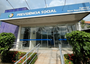 Fachada de agência do INSS. Atendimento suspenso no feriado da Paixão de Cristo.