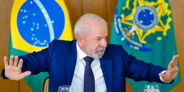 Presidente Lula durante entrevista ao ICL Notícias, defendendo o fim da escala 6x1 e anunciando envio de Projeto de Lei ao Legislativo.