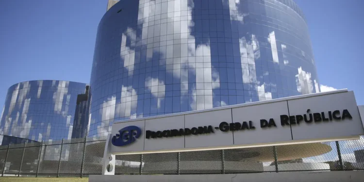 Fachada do prédio da Procuradoria-Geral da República em Brasília em ilustração sobre o adiamento do concurso de remoção do Ministério Público da União em 2026