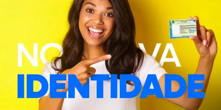 Pessoa sorrindo e mostrando sua nova Carteira de Identidade Nacional, exigida para benefícios sociais, com fundo amarelo vibrante.