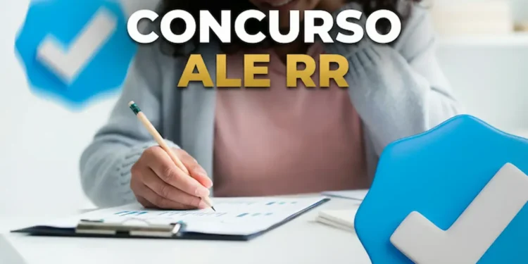 Candidata preenchendo formulário de concurso ALE RR com vagas abertas e altos salários.