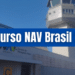 Torre de controle e prédio da NAV Brasil com logo colorido e texto "Concurso NAV Brasil 2026" em banner azul