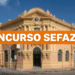 Fachada histórica do Palácio da Fazenda em Fortaleza, tons rosa e amarelo, com faixa laranja "CONCURSO SEFAZ CE"