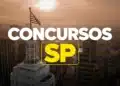Edifício Altino Arantes (Farol Santander) com bandeira de SP e texto "Concursos SP" sobre skyline paulistano
