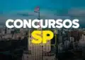 Edifício Altino Arantes com bandeira de SP e texto "Concursos SP" sobre panorama de São Paulo