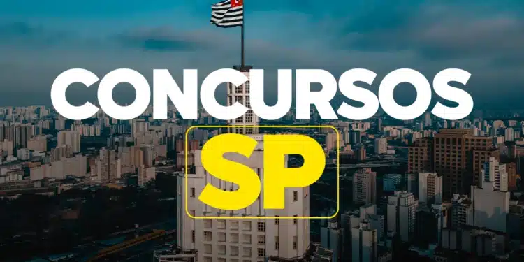 Edifício Altino Arantes com bandeira de SP e texto "Concursos SP" sobre panorama de São Paulo