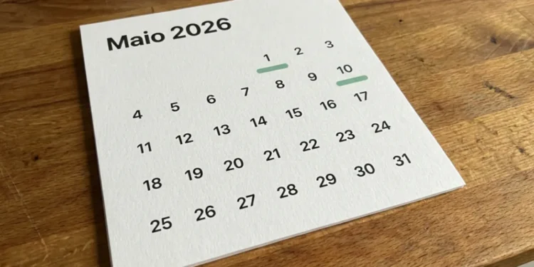 Calendário do mês de maio com datas representando o quinto dia útil para pagamento salarial em 2026